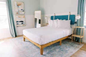 Unit 213 - The Strand 2 Bed - Cation on the Guadalupe